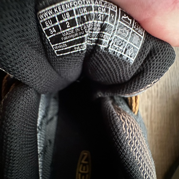 KEEN Boy’s Brown Hiking Shoes Size 2 - Picture 4 of 7